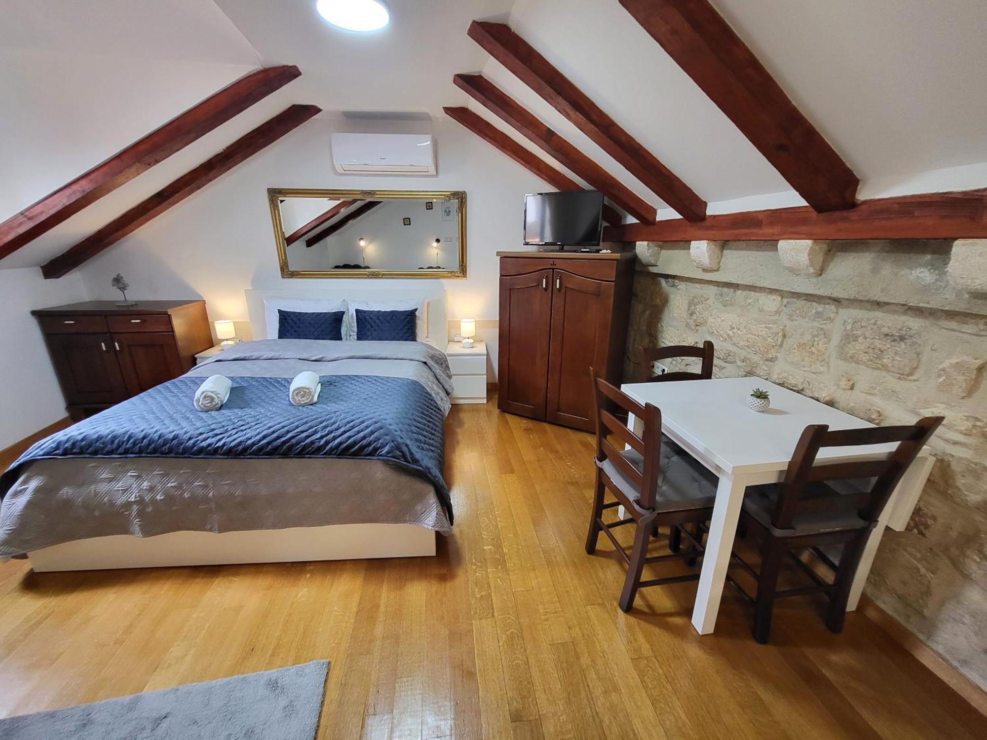Exclusive Apartment *